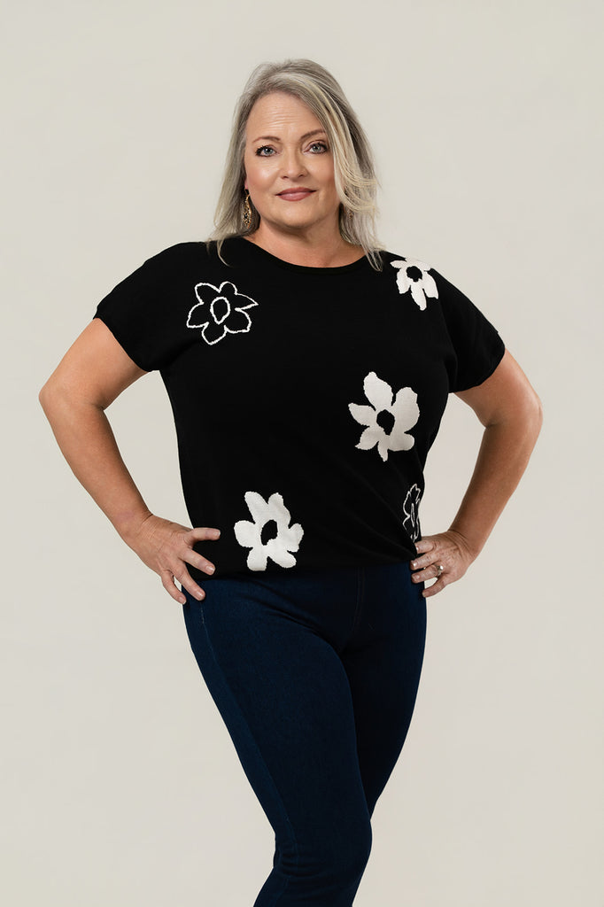 Steven Guy Daisy Intarsia Short Sleeve Sweater - Black/White
