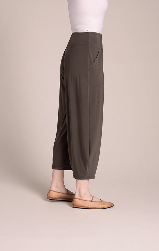 Sympli Narrow Lantern Pant - Tapenade
