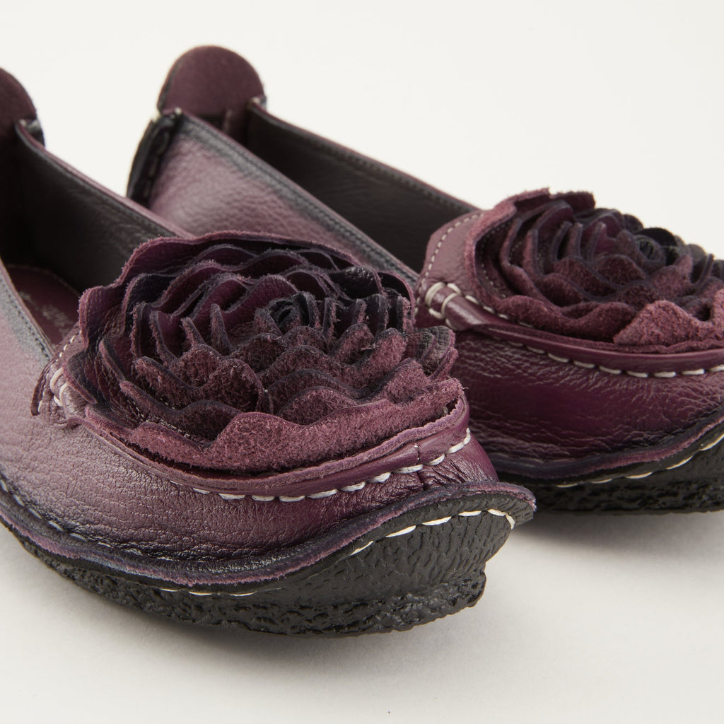 L'Artiste by Spring Step Dezi Leather Flat - Purple