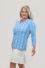 Image of Lulu-B V-Neck Digital Daisy Print 3/4 Sleeve Top - Blue/White