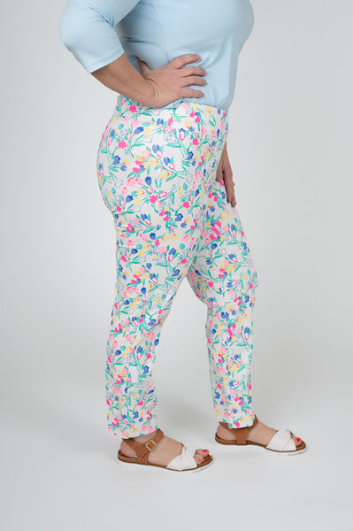 Lulu-B Floral Print Pull On Capri Pants - White/Multicolor