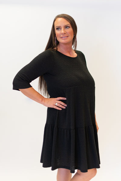 Pure Essence 3/4 Sleeve Round Neck Tiered Crinkle Knit Dress - Black