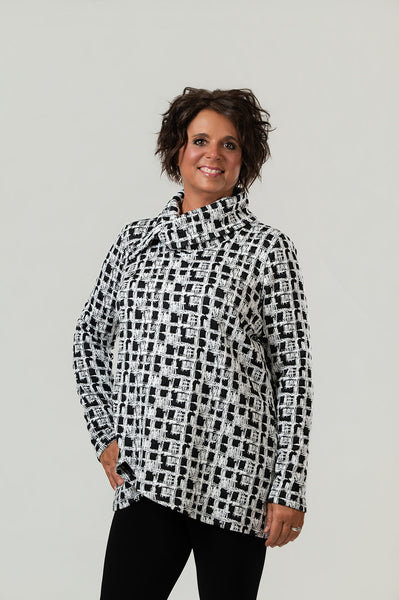Pure Essence Geometric Textured Knit Tab Collar Overlay Tunic - Black/Snow