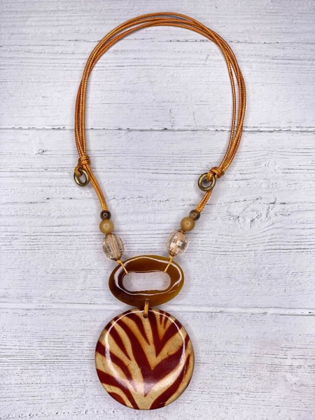 Alisha.D Short Drop Pendant Necklace - Rust